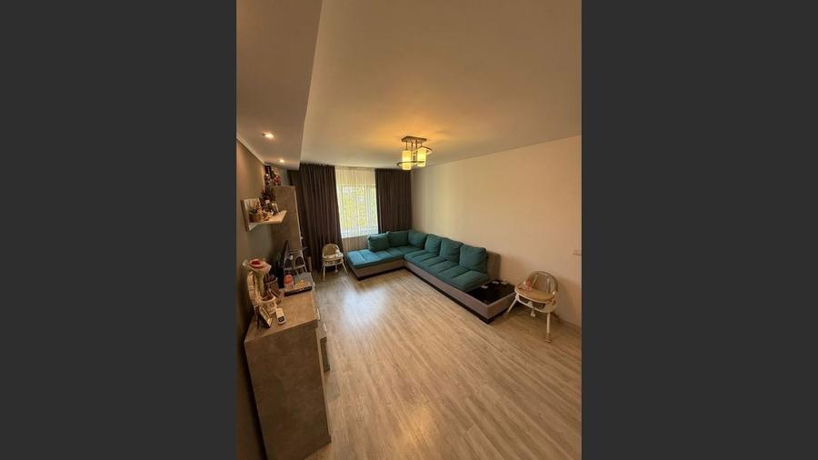 Apartament spațios cu 4 camere de vânzare în Micro 16 – Galați - 2