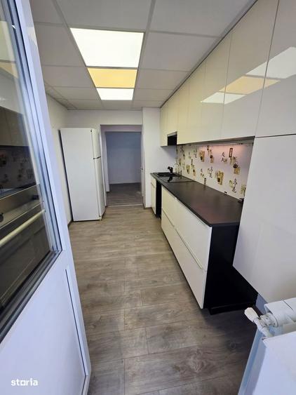 Apartament 3 camere, 2 bai cu geam, balcon generos Republicii - 17