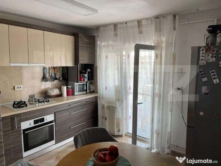 Apartament de vanzare, 79mp, zona Carpati 2 - 10