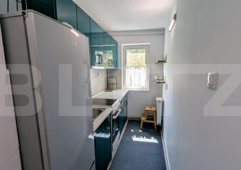 Apartament de inchiriat cu 3 camere, zona Cetate - 1