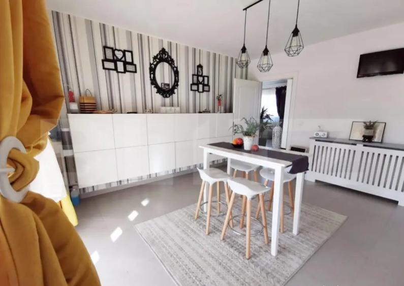 Casa eleganta, cu rafinament ?i intimitate un camin - 5