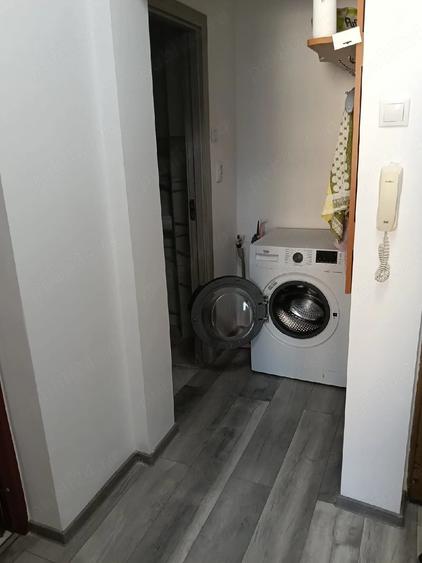 Apartament cu 2 camere decomandat în Republicii