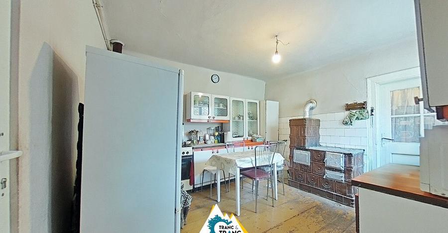 Casa traditionala cu 4 camere, in Cuvin - 4