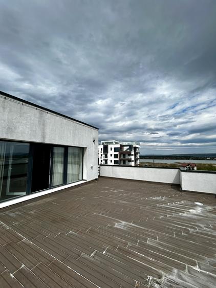 Penthouse Exclusiv cu Terasă Panoramică și Vedere la Lac - 4