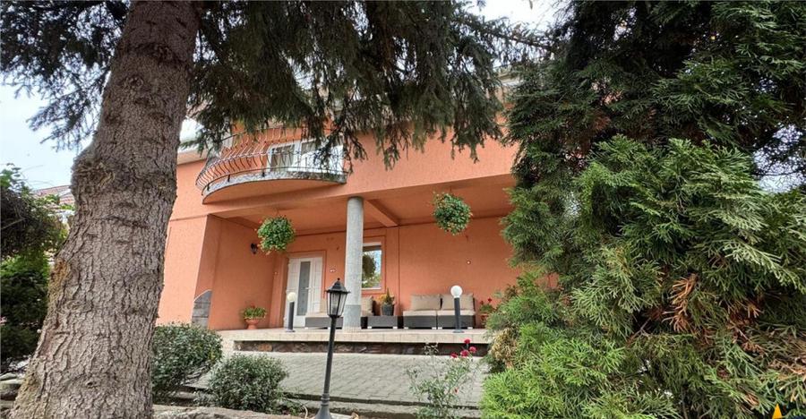 LUX Vila, pozitionare Premium, conditii apreciabile:Tur Virt - 12