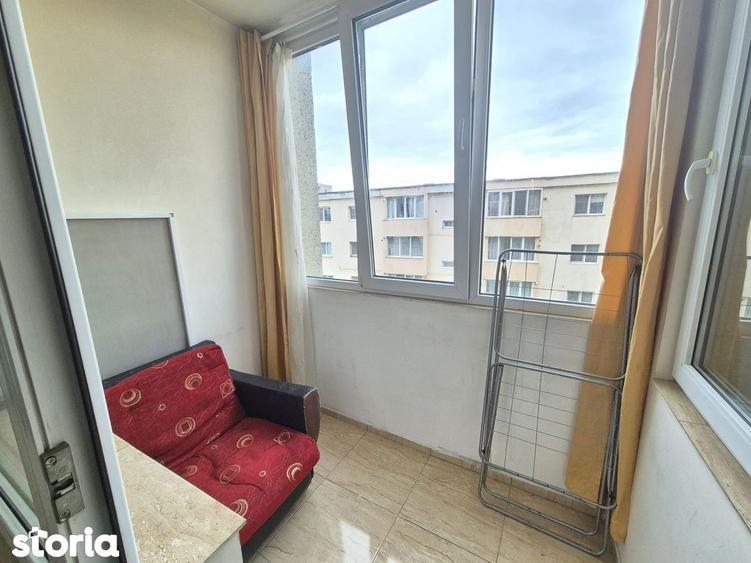 Inchiriere garsoniera semidecomandata zona Tractorul Coresi cu parcare - 8
