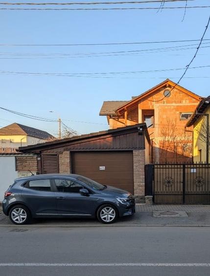 Proprietate de colt 2 intrari din strazi diferite intimitate rara - 6