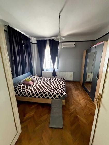 Casă cu 4 camere în Central