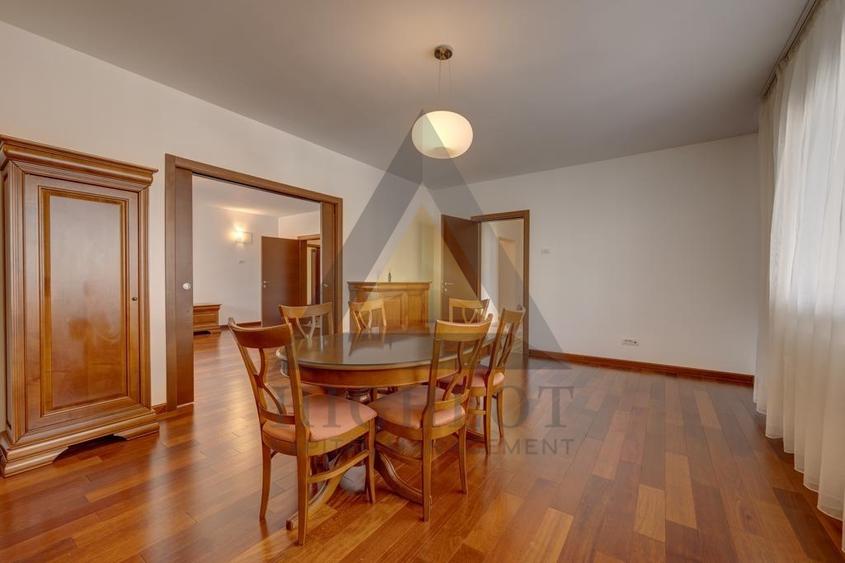 Apartament cu 4 camere decomandat, mobilat în Eminescu