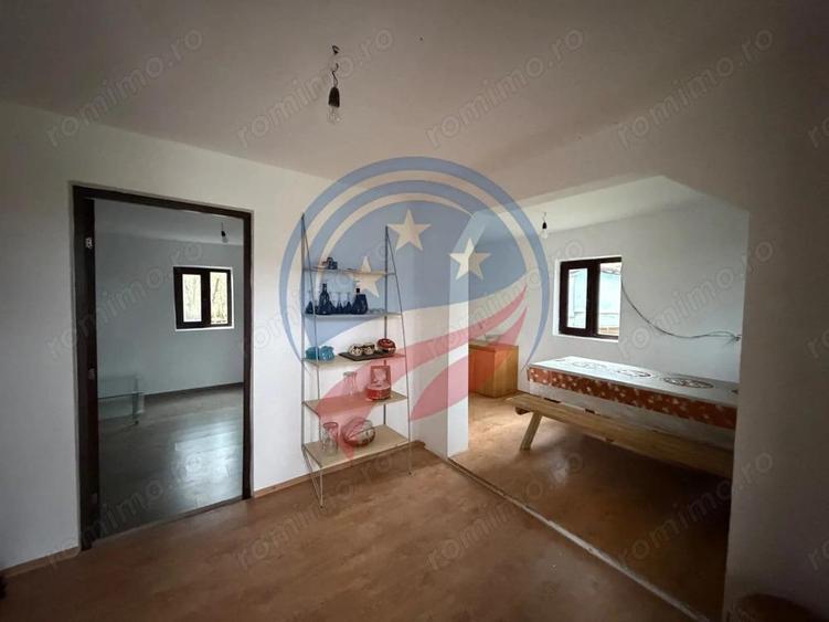 CASA CU TEREN 2500 MP LA 23 KM DE CRAIOVA CU TEAVA DE GAZE - 6