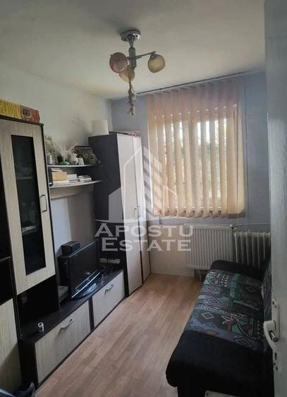 Apartament cu 3 camere, semidecomandat,etaj intermediar Sagului - 3