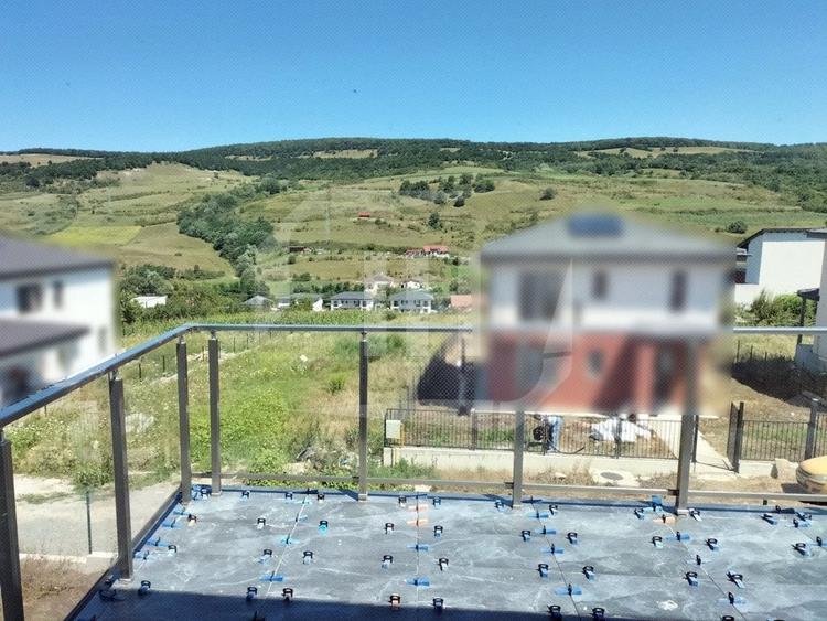 Casa  120 mp utili, terase  panoramice 40 mp, garaj - 4