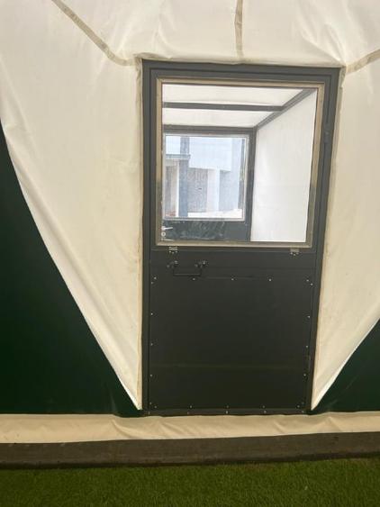 Teren de fotbal cu gazon sintetic și balon - 4