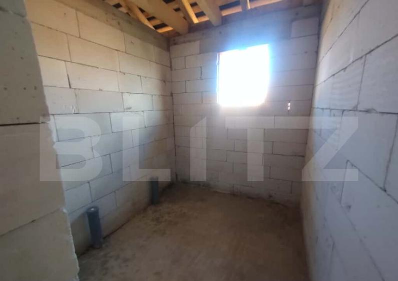 Casa cu 4 camere, 153 mp utili, teren 1000 mp extravilan, ut - 7