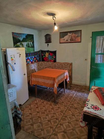 De vanzare casa la Romanesti comuna Rosiile - 5