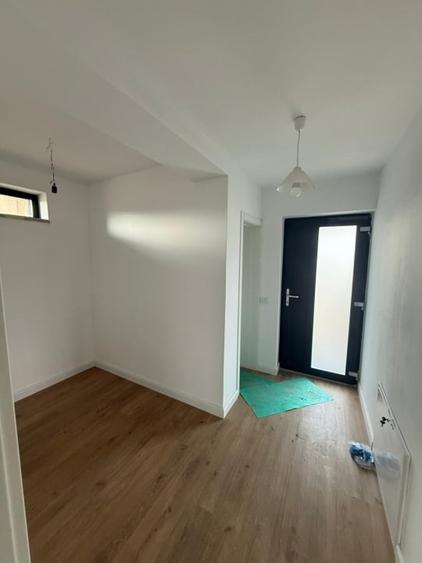 3 camere - Rediu - 71 mp + gradina 35 mp - parcare - 106000 euro - 2