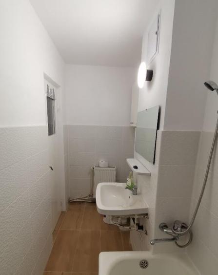INCHIRIEZ apartament 2 camere decomandat,renovat,zona Mihai Viteazul - 11