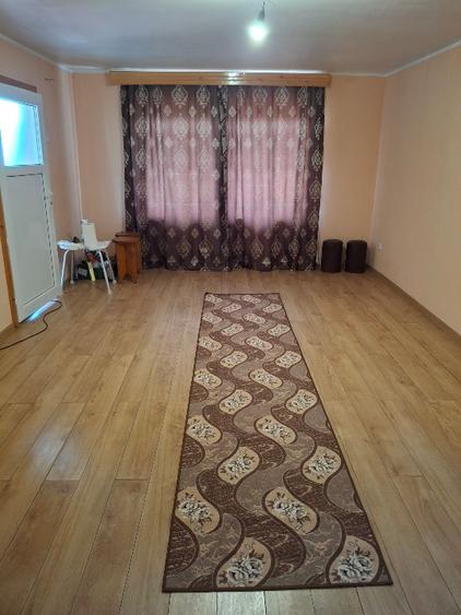 Casă, teren, garaj și anexe - 4