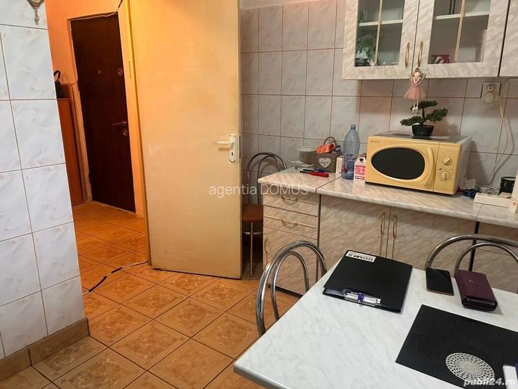 3 decomandate 1 MAI,centrala,2 bai.