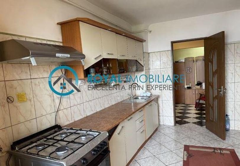Royal Imobiliare - Vanzare apartament 4 camere zona 9 Mai - 11