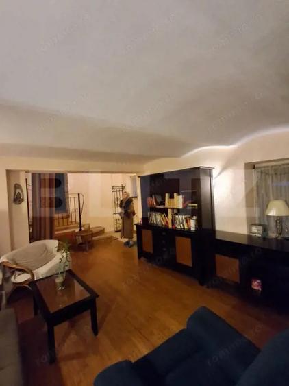 Casa de inchiriat in Schei cu vedere spre Tampa, curte proprie si garaj - 1