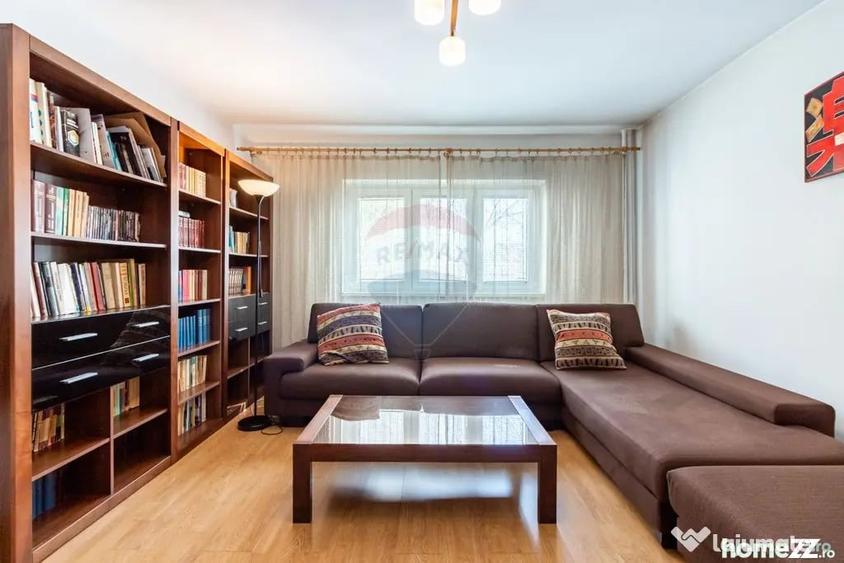 Apartament cu 3 camere decomandat în Nerva Traian