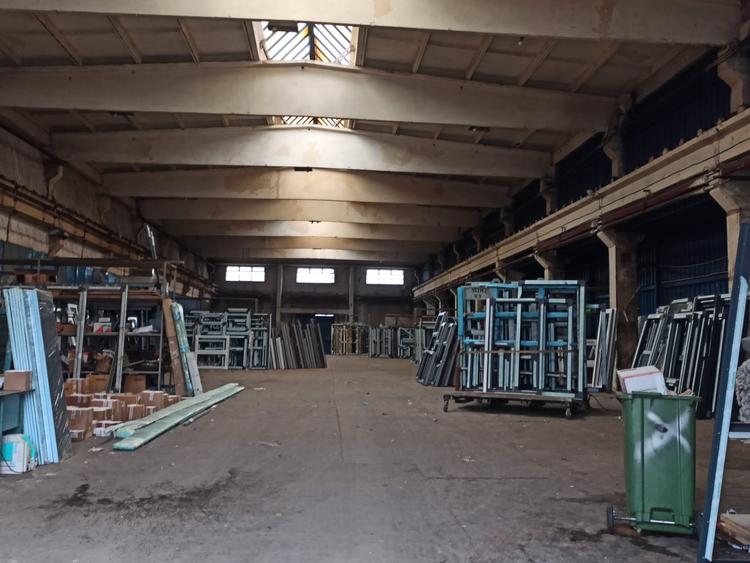 Titan-Metrou Republica-Faur,hala 1160mp situata pe platforma industriala - 2