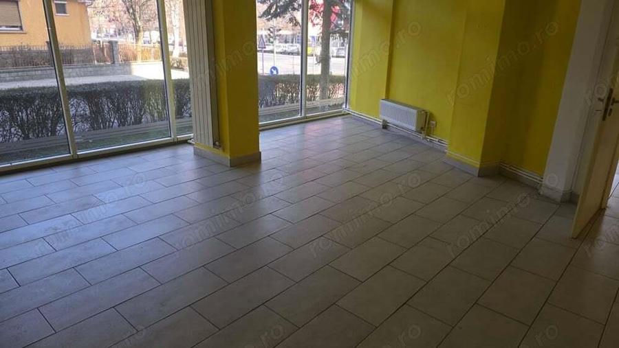 Inchiriez spatiu comercial in Deva, zona ultracentrala (Bld Decebal colt cu I. Creanga), 70 mp - 10