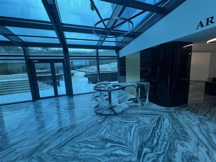 Apartament cu panorama pe 2 niveluri cu  scara interioara 115 mp si terasa  de 2 - 12