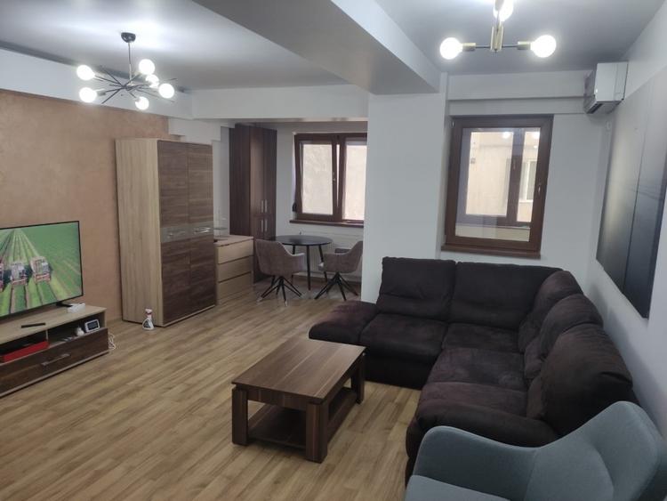 De vânzare – Apartament spațios 2 camere, zona City Mall - 1