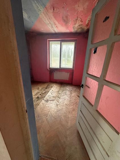 Apartament cu 4 camere decomandat în Toplița