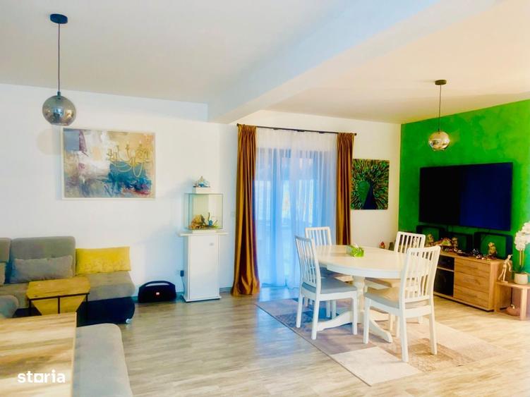 Casă cu 5 camere cu Teren 800 Mp în Săcălaz