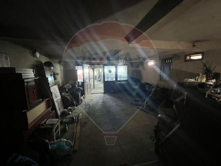 Casa cu 6 camere de vanzare - 13