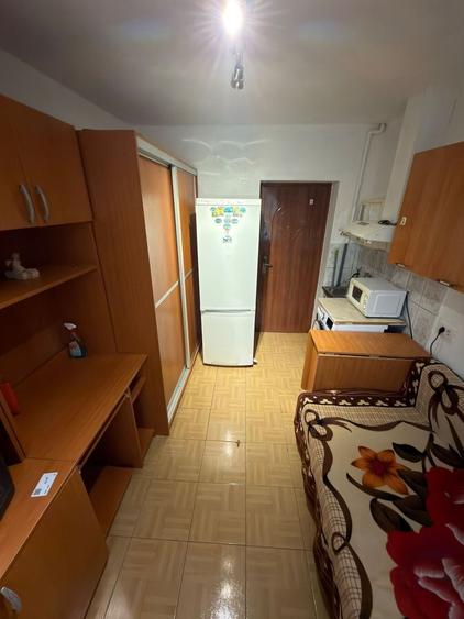Garsoniera, 12mp, Et. 4/4, zona Take Ionescu - Medicină! - 2