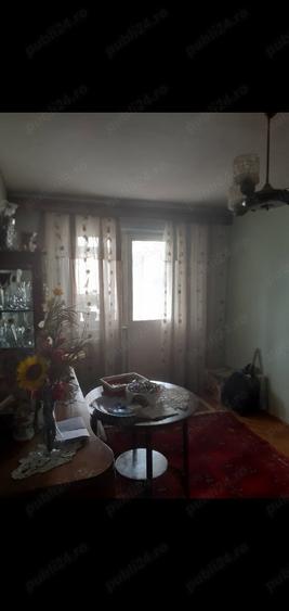 Apartament semidecomandat - 2