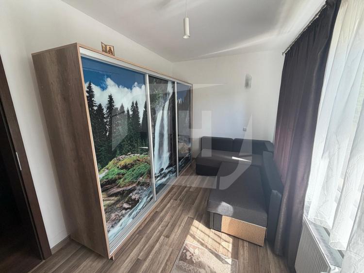 Casă individuală cu 5 camere cu Canalizare în Borhanci