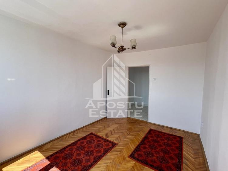 Apartament cu trei camere decomandat Bd. Cetatii - 2