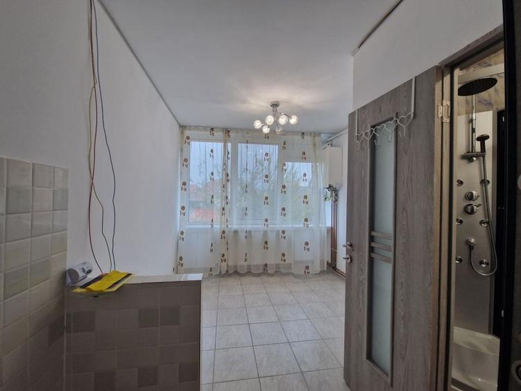 REZERVAT! Garsoniera cu centrala si baie proprie, zona Astra - 5