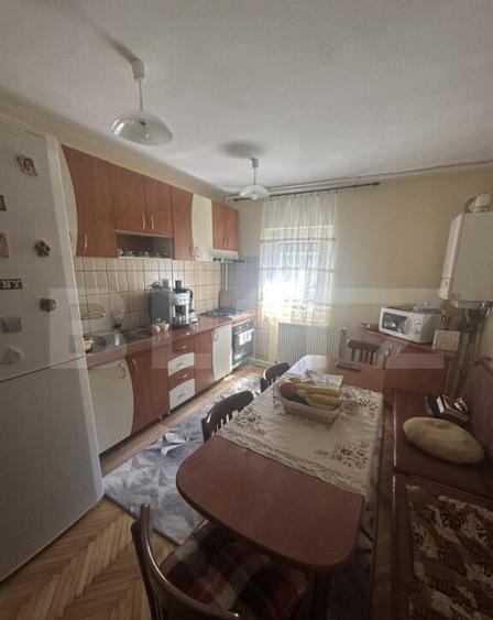 Apartament de vanzare cu 3 camere, 67 mp, zona Micro 16 - 2