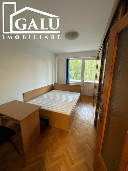 Apartament 3 camere 78mp  str.Gh.Doja vis-a-vis de Spitalul Judetean Oradea. - 2