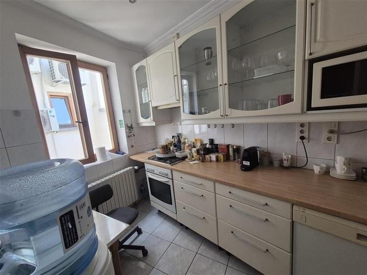 Vila interbelica renovata - de inchiriat pentru birouri - 9