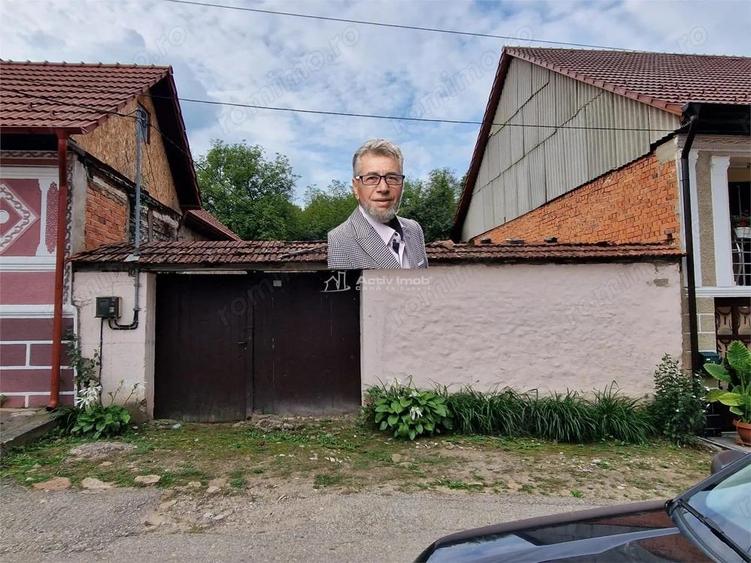 Clocotici Lot de Casa cu amprenta, apa, curent, teren 576 mp. - 6