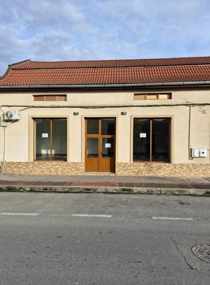 De închiriat spațiu comercial – Caransebeș, str. Nicolae Bălcescu - 1