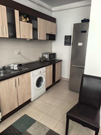 Apartament cu 2 camere semidecomandat în Florești