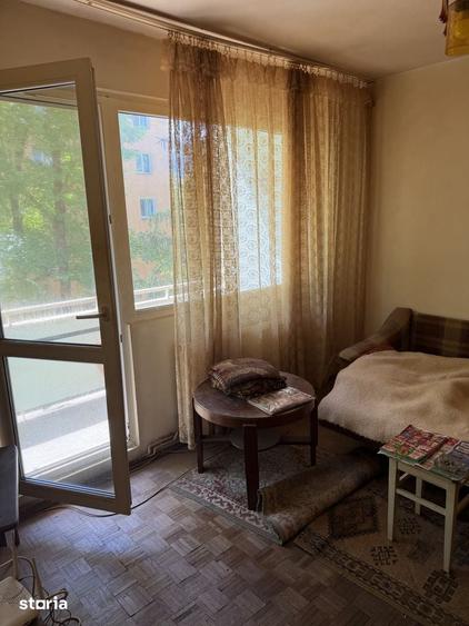 Apartament 3 camere Astra etaj 2 fara imbunata?iri - 1