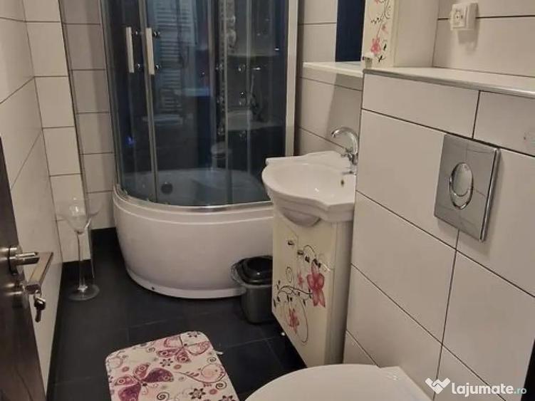 Garsoniera decomandata zona Far. - 8