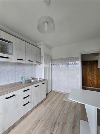 Apartament cu 3 camere decomandat în Gării Apartament cu 3 camere decomandat în Gării