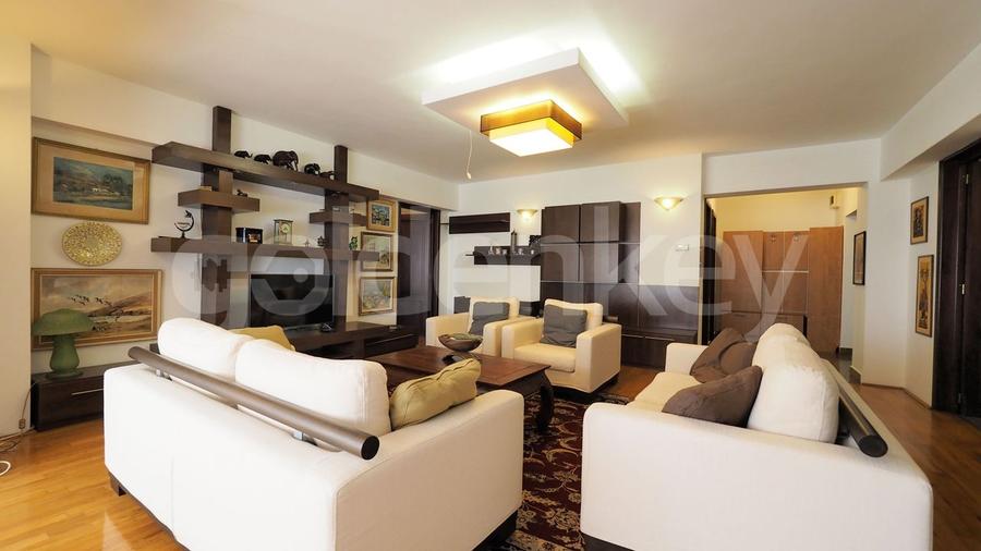 Apartament spatios cu 4 camere | garaj si boxa - 3