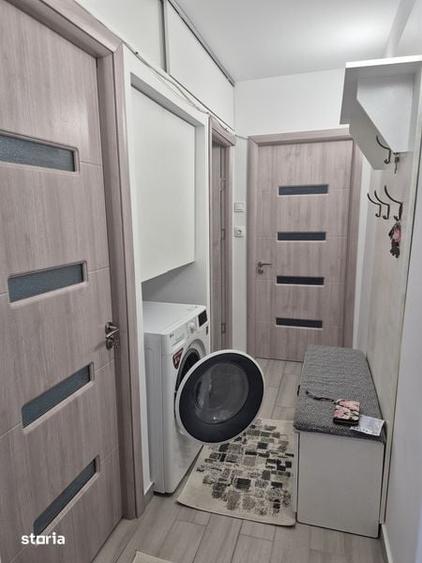 Inchiriez apartament 3 camere - 4
