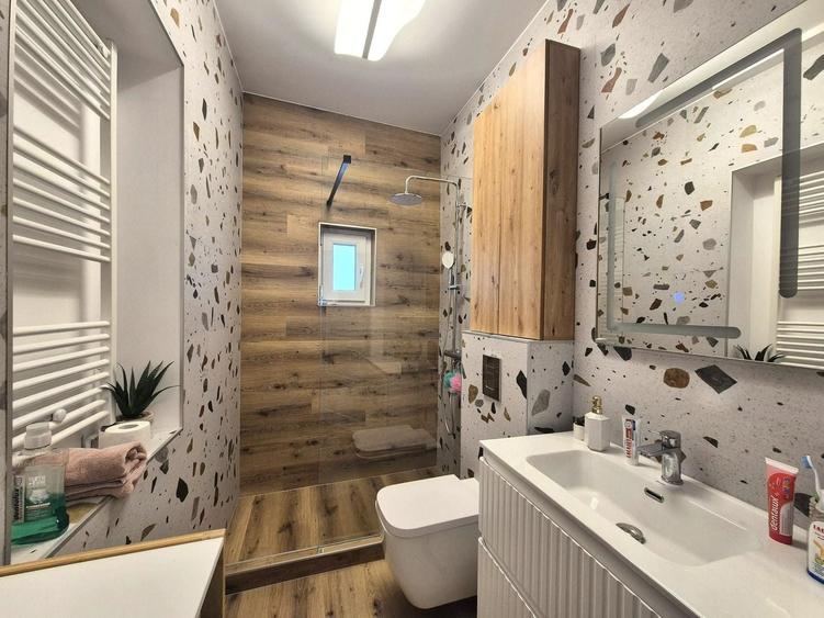 Piața de Miercuri, casă singură în curte, renovată 2025 - 8